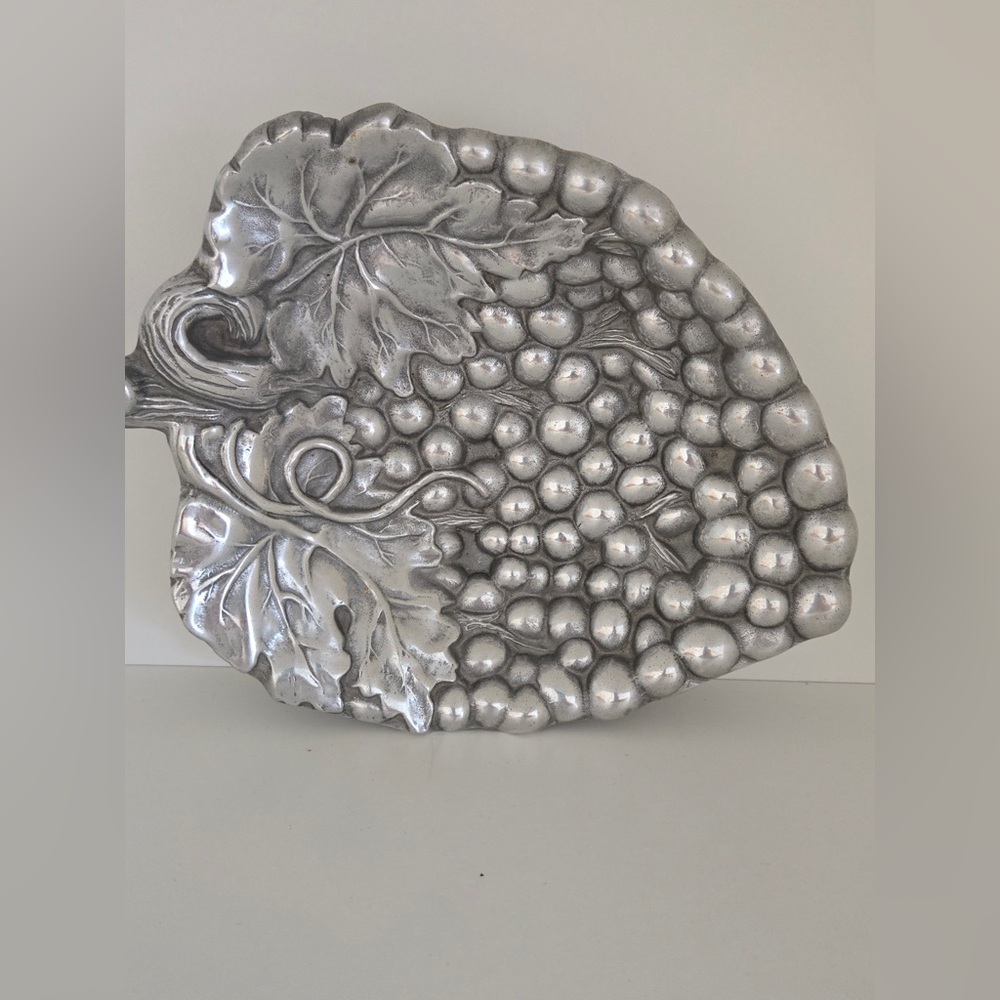 Vintage Wilton Armetale Grape & Vine Serving Tray | Pewter Grapevine